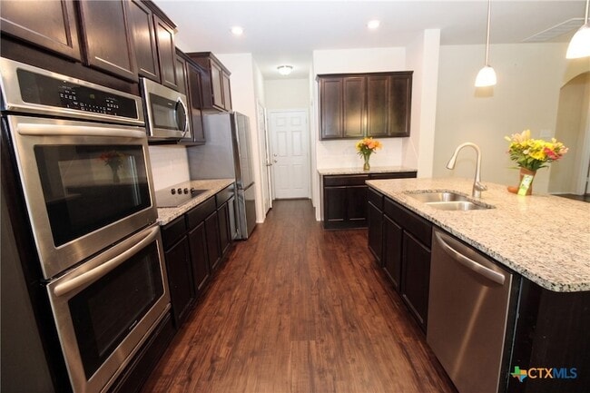 Building Photo - 1202 Stonewall Ridge