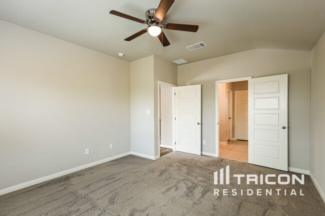 Building Photo - 13626 Paxton Blvd