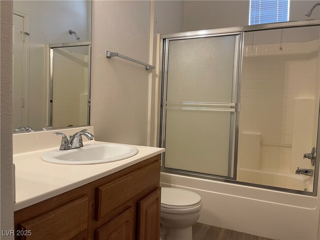 Building Photo - 5855 Valley Dr