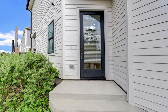 Building Photo - 2539 Judiway St