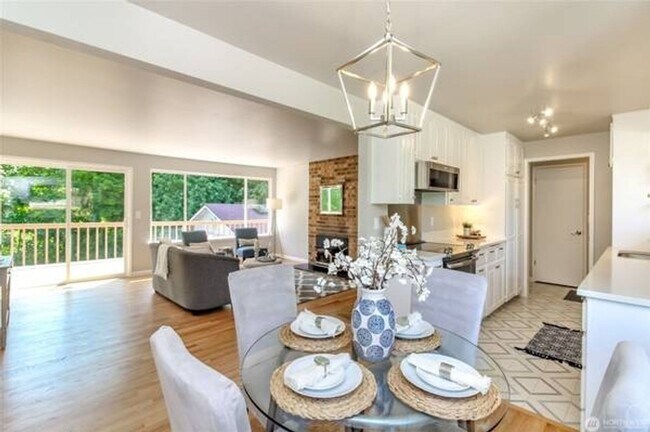 Building Photo - Spacious 3BR House in Federal Way