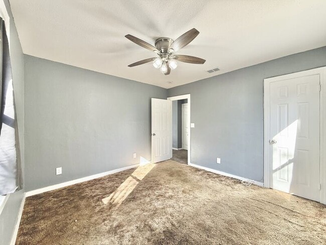 Building Photo - 1828 20th Ave S