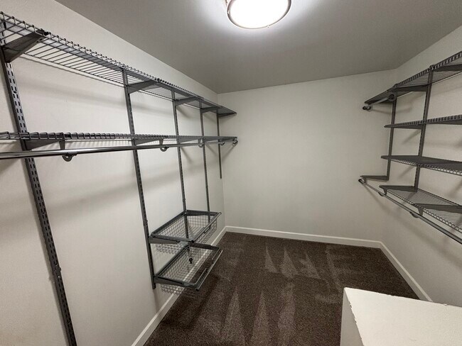 Building Photo - 2114 Southwind Cir