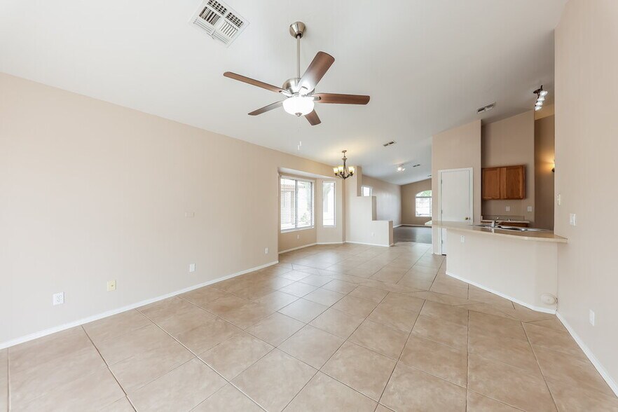 Building Photo - 14067 W Two Guns Trail