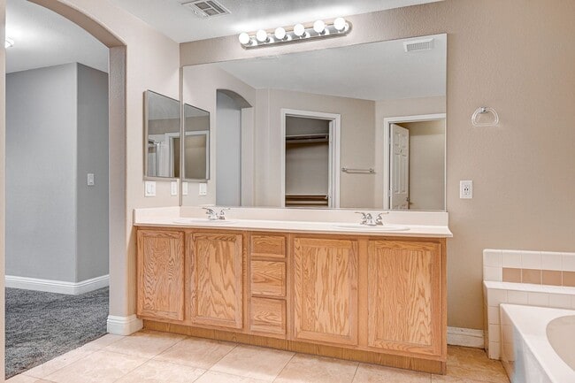 Building Photo - AMBER RIDGE Gated Beauty in Summerlin! 1600+ SF Condo