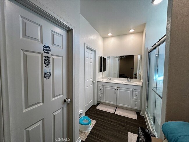 Building Photo - 27961 Via Cholula