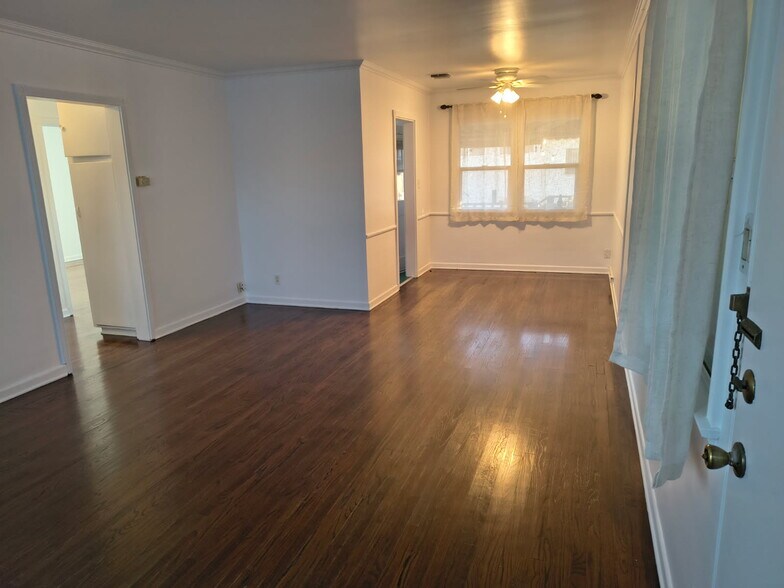 dining/living room - 5216 1/2 Agnes Ave
