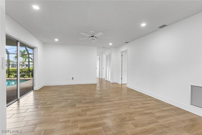 Building Photo - 1041 N Waterway Dr
