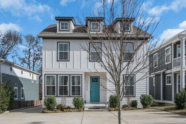 Building Photo - 3 Bedroom/3.5 Bath Home in East Nashville....