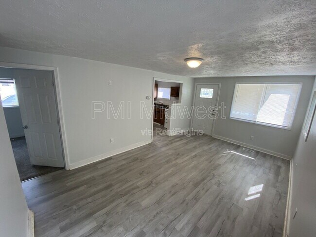 Building Photo - 815 S Calumet St