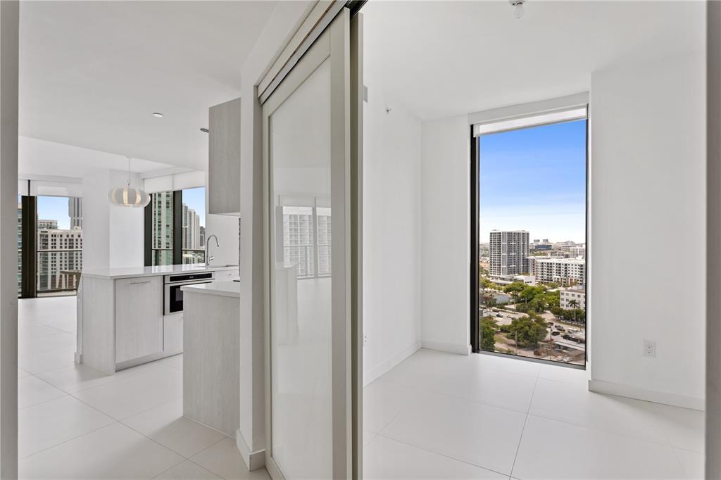 Building Photo - 501 NE 31st St