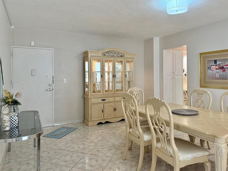 Building Photo - 4250 Galt Ocean Dr