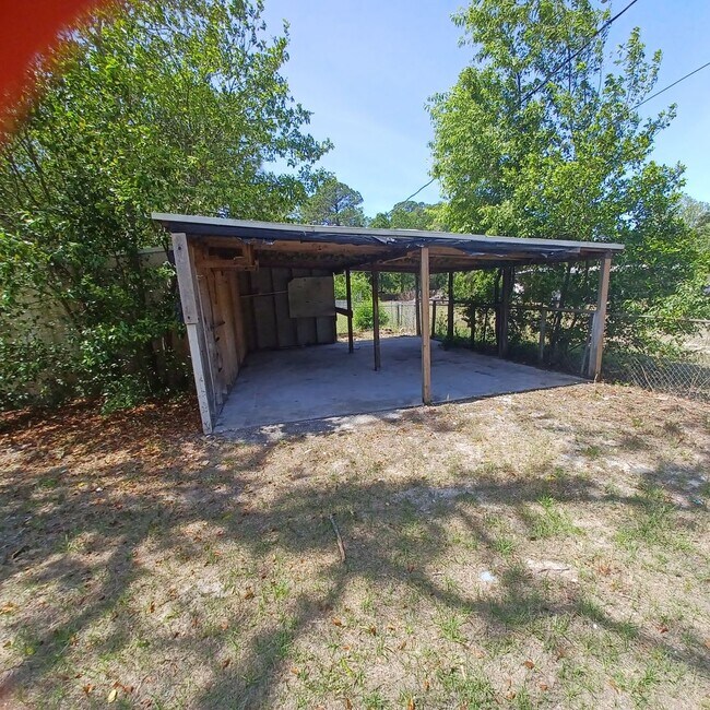 Building Photo - 3 BR 2 BA mobile home on half an acre