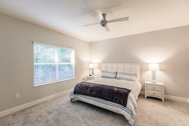 Building Photo - 11651 Solano Dr