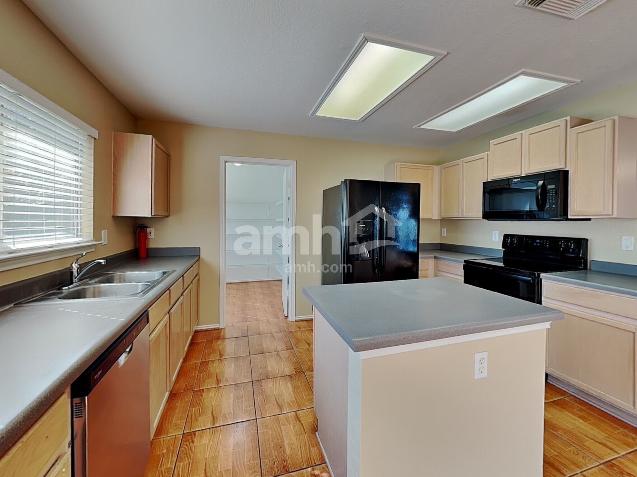 Building Photo - 10832 Otter Pass