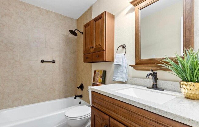 Building Photo - 7811 Pecan Ln