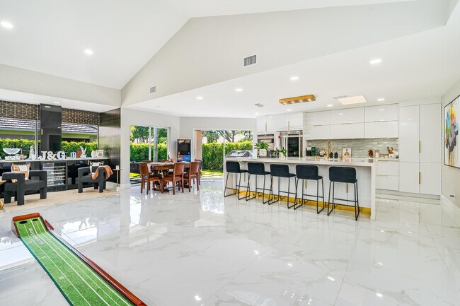 Building Photo - 154 Coventry Pl