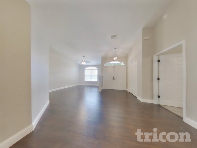 Building Photo - 3598 N Biscayne Dr