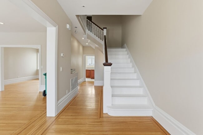 Building Photo - San Francisco Charm with Modern Upgrades