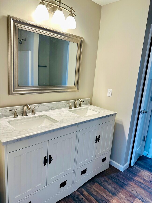 Building Photo - 174 County Rd 300 N