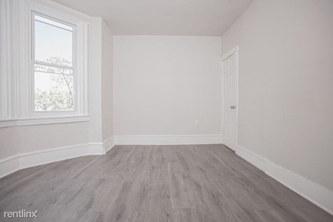 Building Photo - 1 br, 1 bath Condo - 1109 W Lehigh Ave