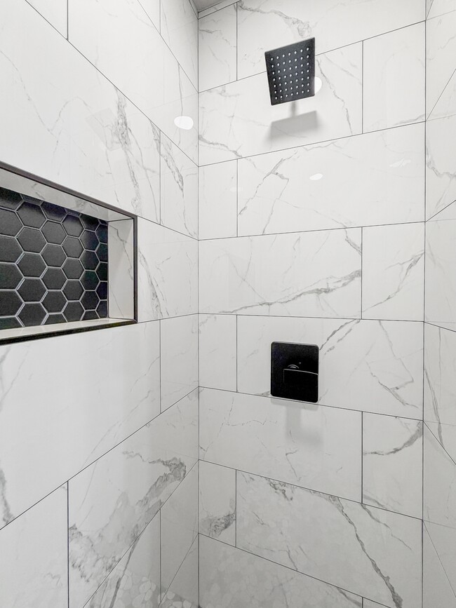 Building Photo - 1702 W Boyd St