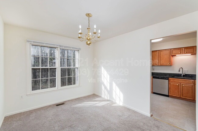 Building Photo - 6143 Summer Park Ln