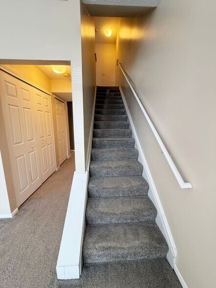 Building Photo - 621 Virginia St