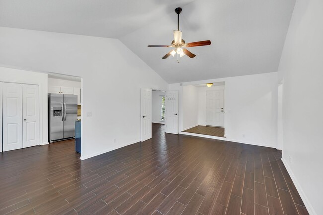 Building Photo - Awesome 3BE/2BA in the heart of Bellevue!