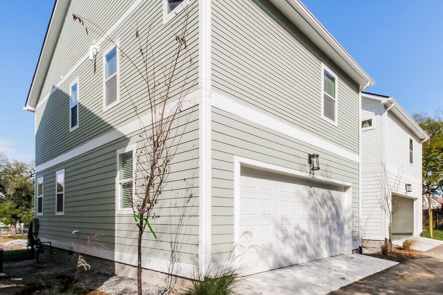 Building Photo - 3411 Old Anderson Rd