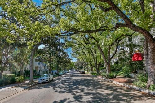 property street - 500 E Del Mar Blvd