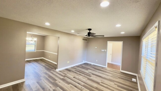 Building Photo - 2563 Hacks Cross Rd