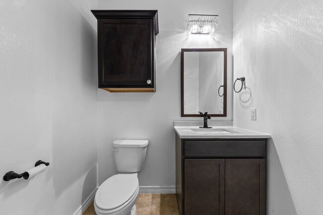 Building Photo - 5705 Fenton Ln