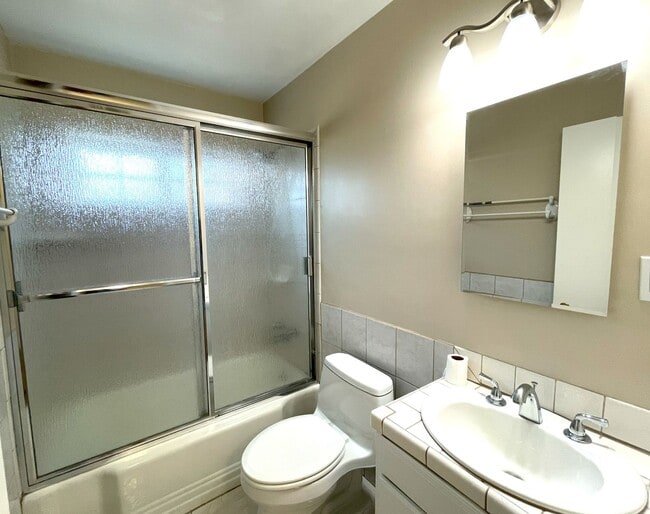 Building Photo - 3 bedroom immaculate home in Southwest Tor...