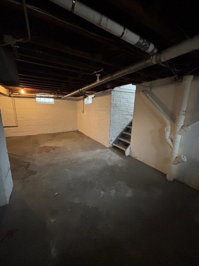 Building Photo - 3808 Kirkwood Rd