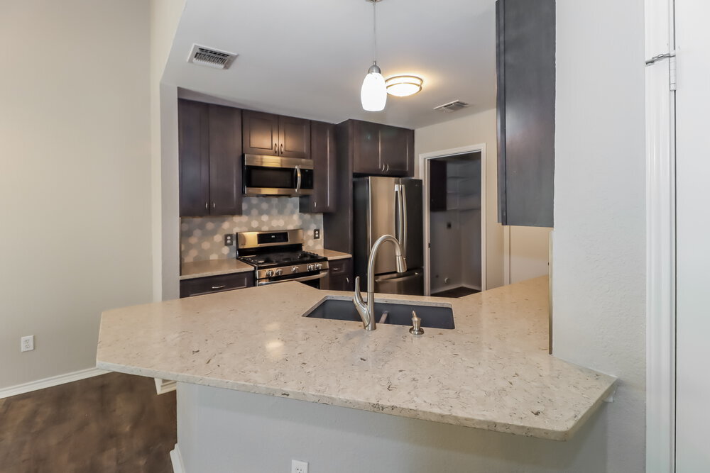 Building Photo - 2006 Andover Dr