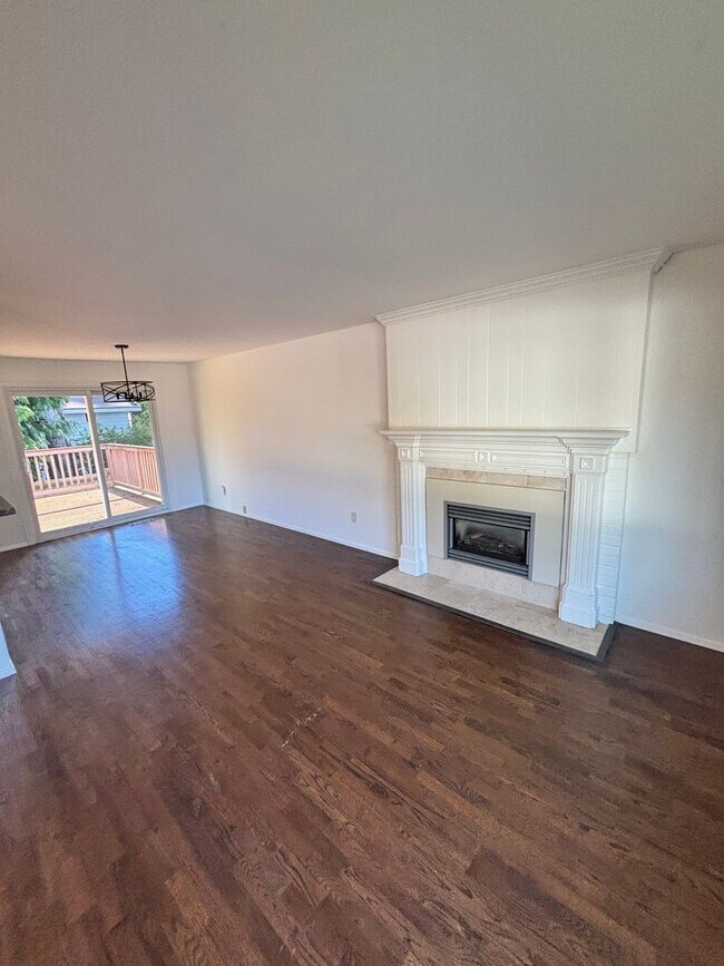 Building Photo - Gorgeous 4-Bd House | Huge Deck, Huge Fenced Yard, & Bonus Room!