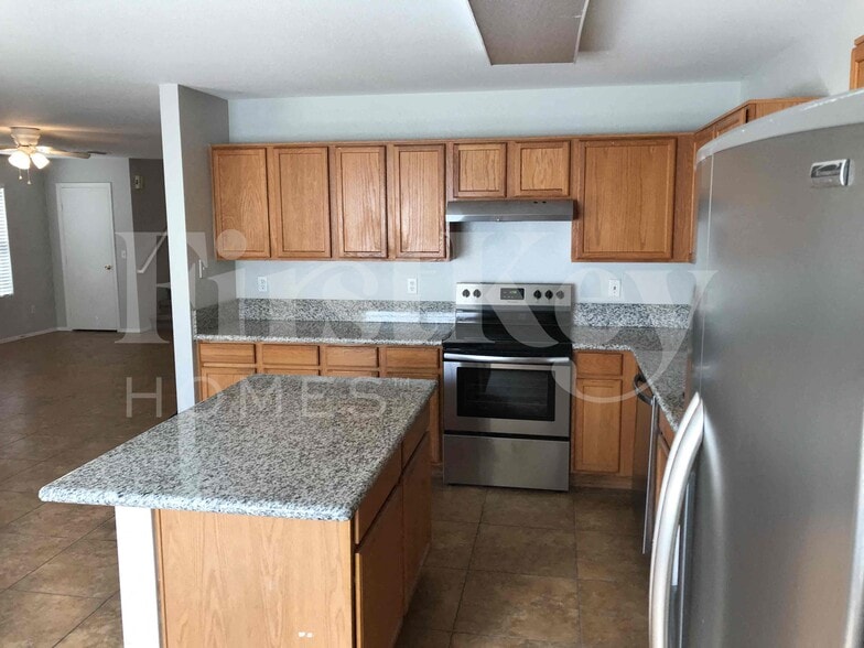 Building Photo - 3959 S Nebraska St