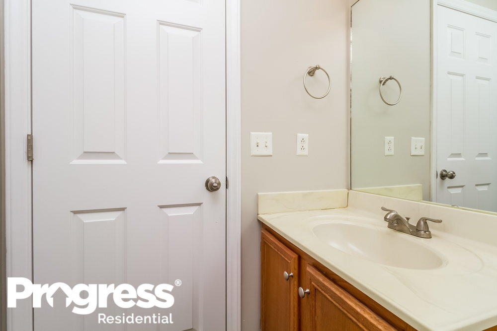 Building Photo - 2140 Liberty Dr