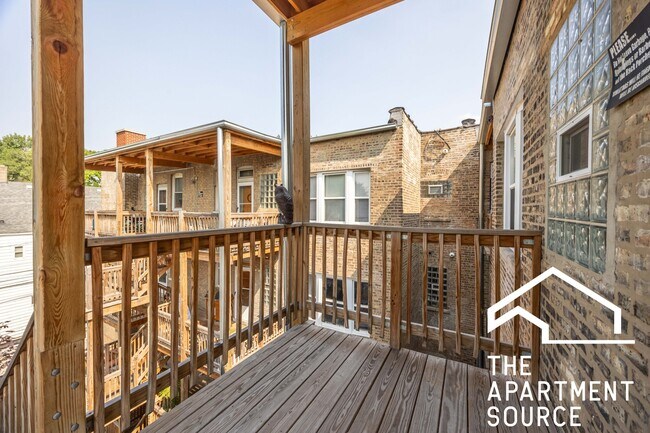 Building Photo - 2722 N Kimball Ave