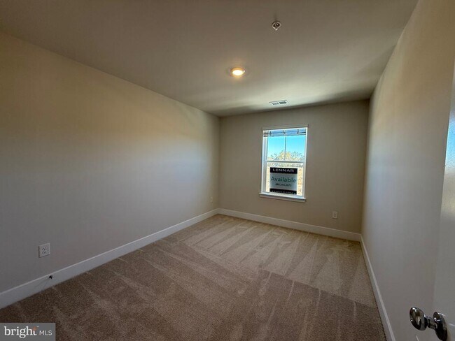 Building Photo - 1670 Lake Placid Dr