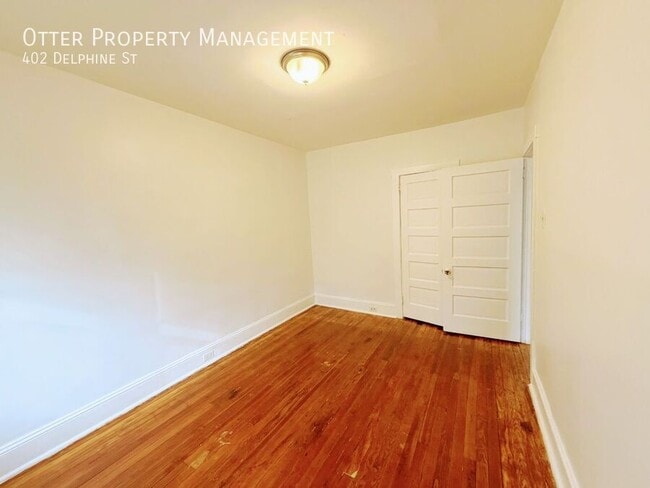 Building Photo - 402 Delphine St