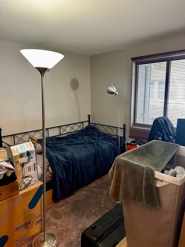 Building Photo - 22 Essex Grn Dr