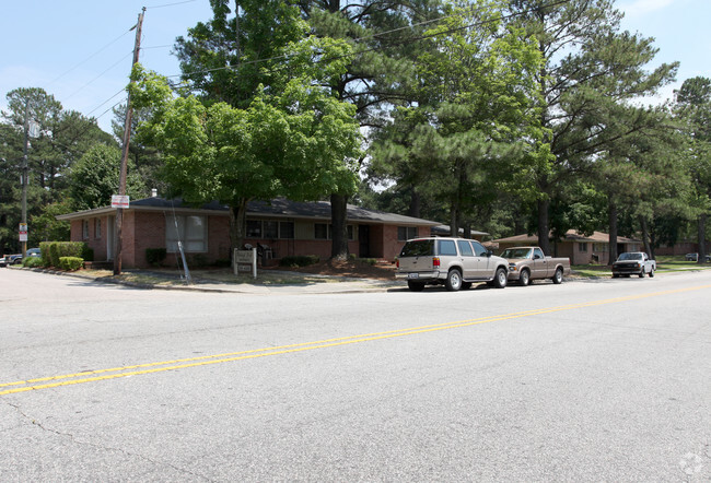 Primary Photo - Raleigh Club Apartments