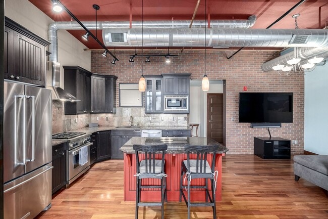 Building Photo - Luxury Furnished Old Town Condo – Modern Elegance in the Heart of Fort Collins