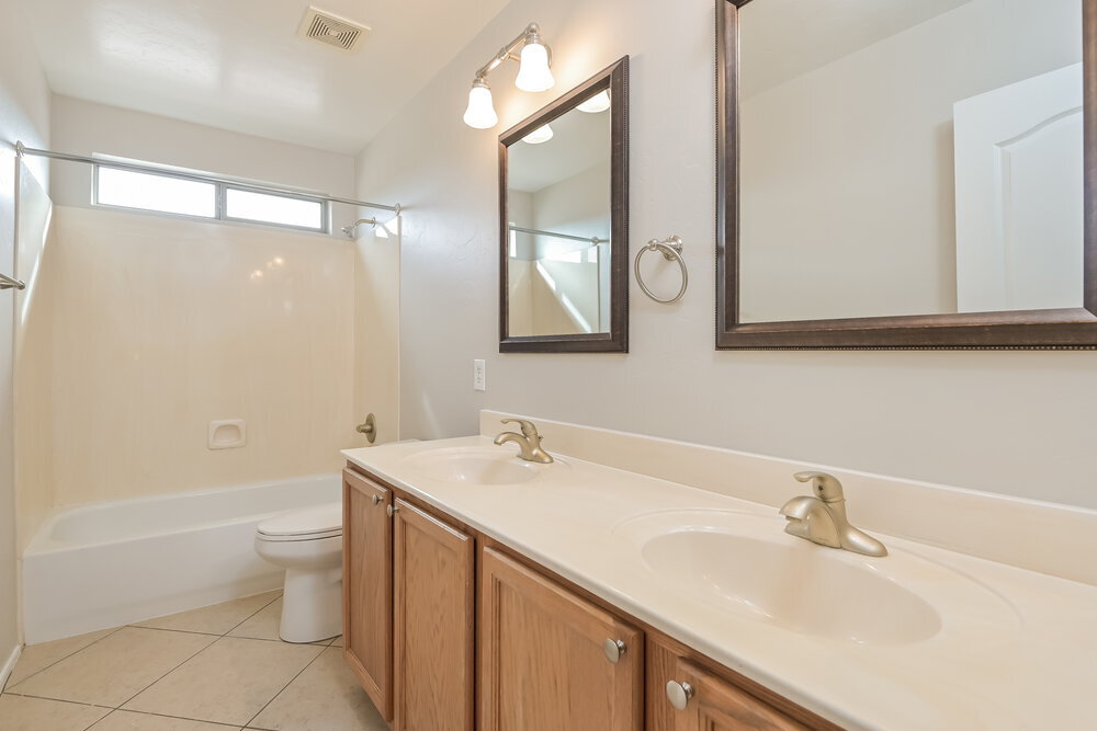 Building Photo - 641 W Emerald Key Dr