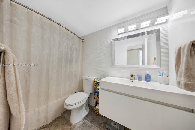 Building Photo - 1455 N Treasure Dr