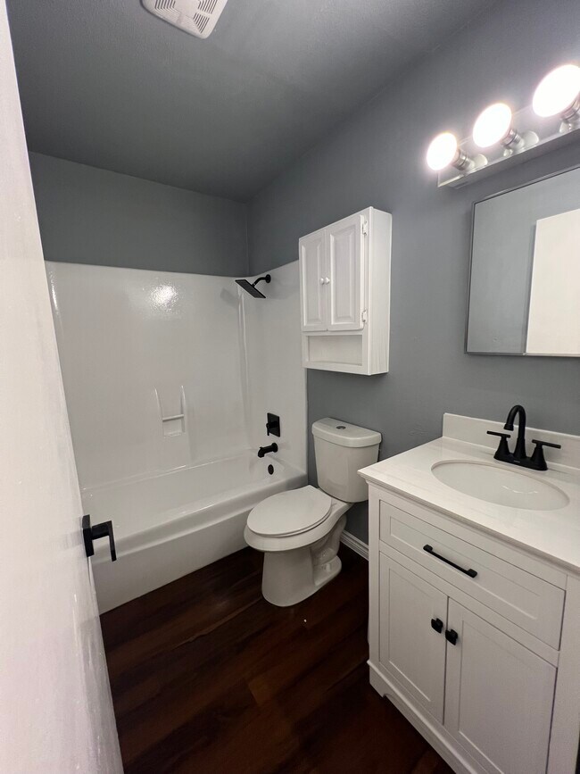 Building Photo - 4851 Castle Bow