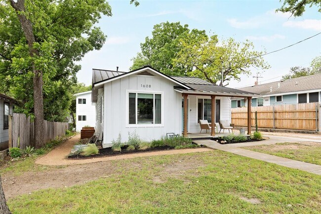 Building Photo - 1608 Cedar Ave