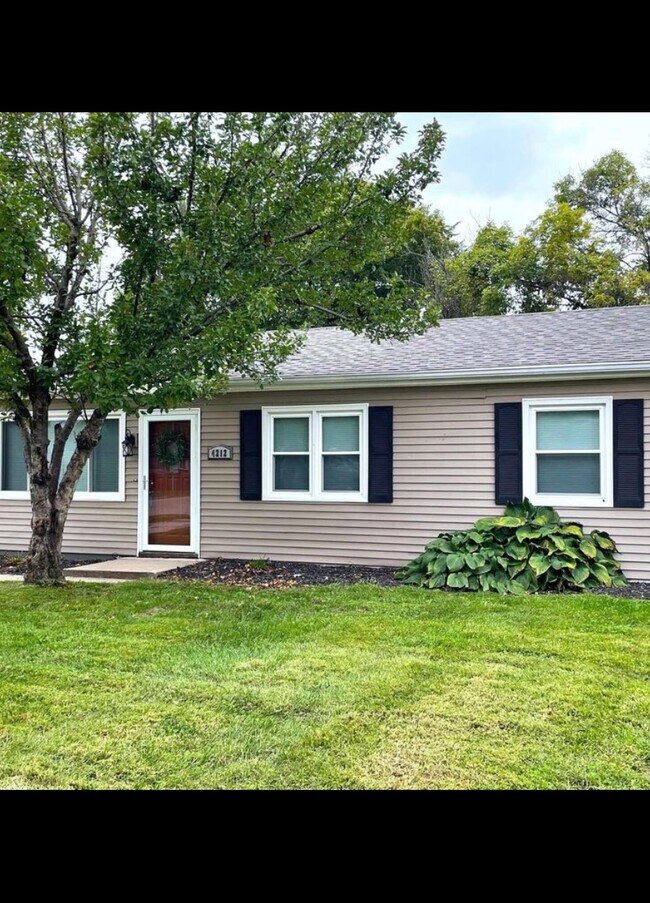 Primary Photo - 4212 Jewel St